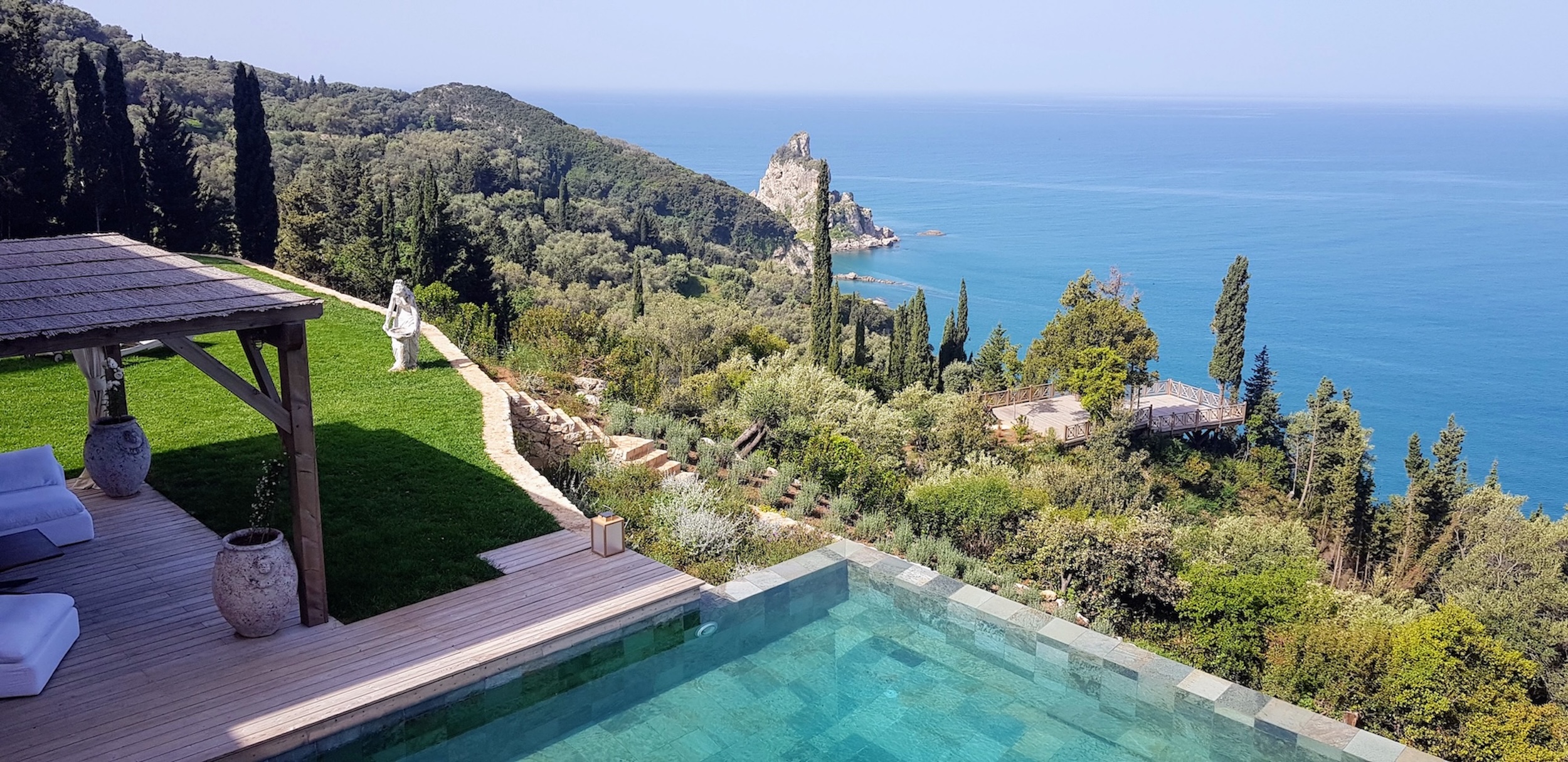 Pentati Esperos Estate